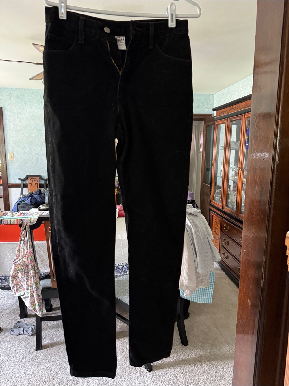 Guess Women's Straight Leg Jeans in Black